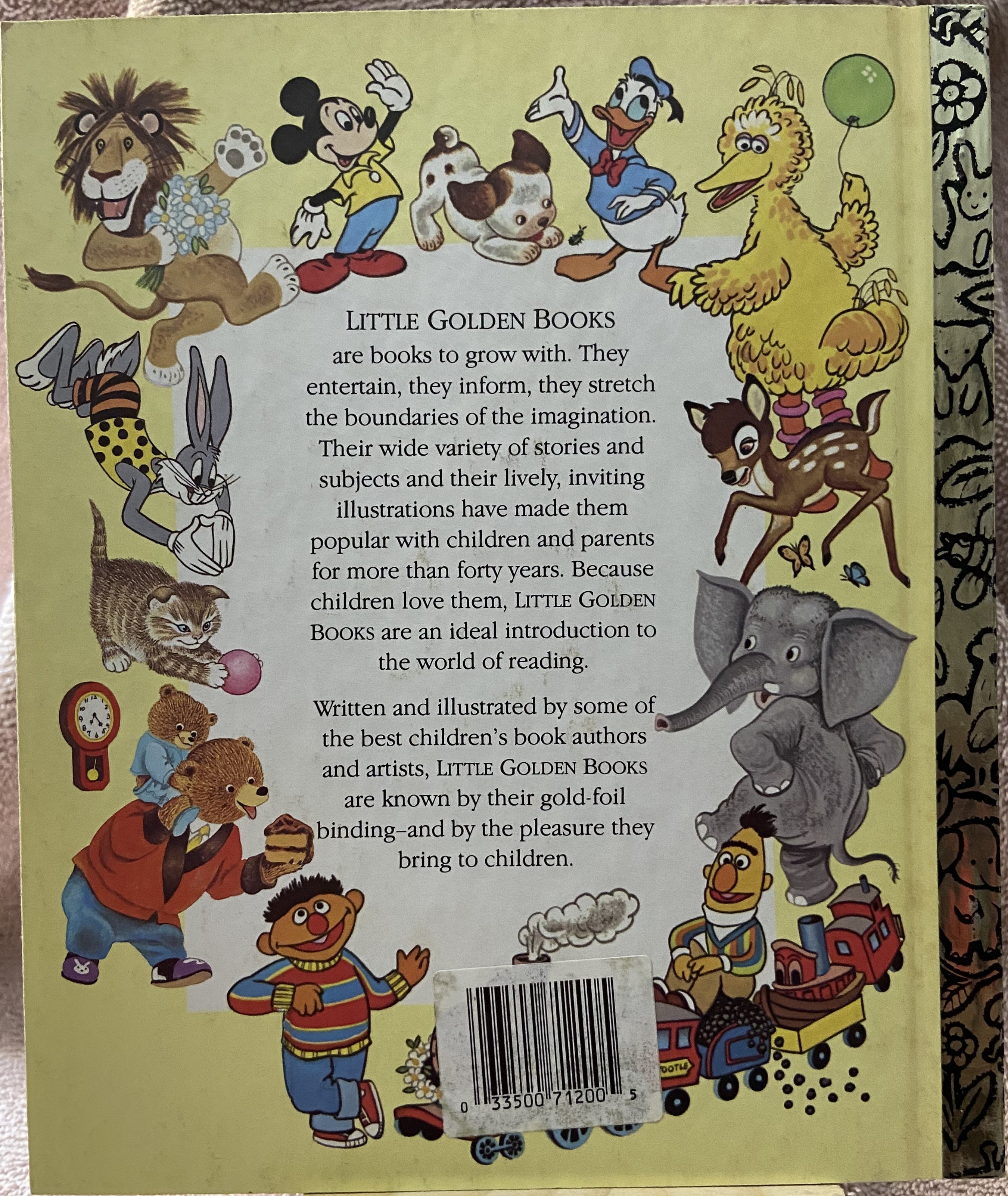 Bugs Bunny: Bugs Bunny And The Pink Flamingos - A Little Golden Book