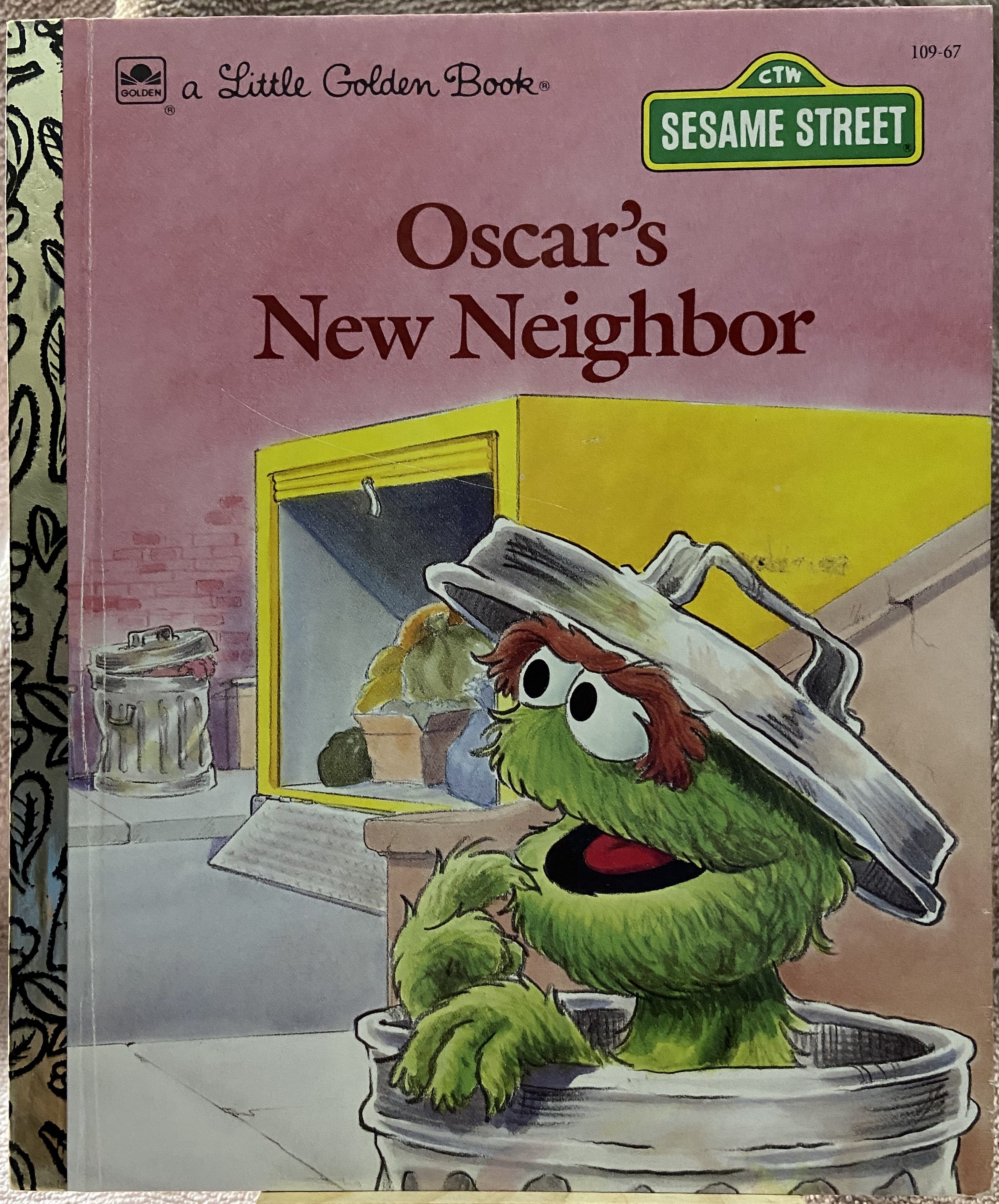 Sesame Street: Oscar's New Neighbor - A Little Golden Book